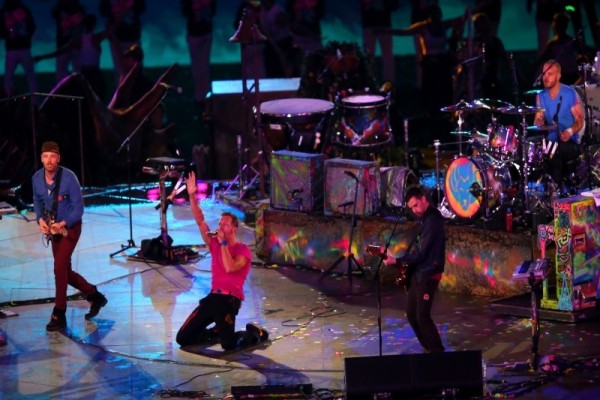 Coldplay perform